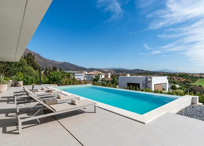 Golf & Seaview With Heated Private Pool *