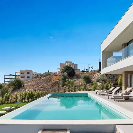 Golf & Seaview With Heated Private Pool Estepona