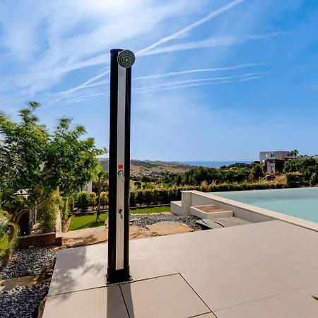 Golf & Seaview With Heated Private Pool Estepona
