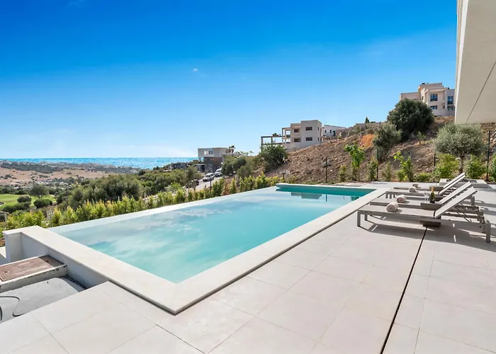 Golf & Seaview With Heated Private Pool 빌라