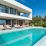 Golf & Seaview With Heated Private Pool *