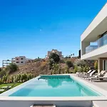 Golf & Seaview With Heated Private Pool Estepona