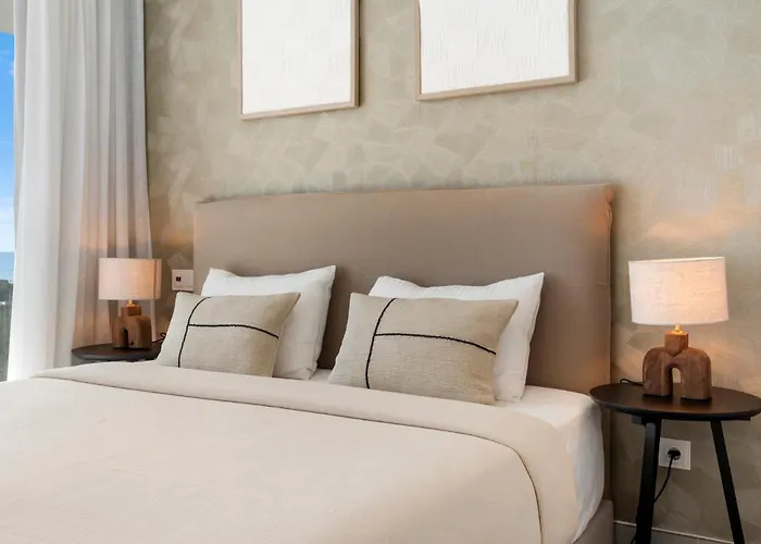 Golf & Seaview With Heated Private Pool *