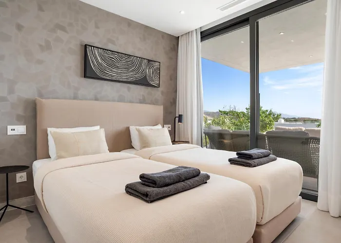 Golf & Seaview With Heated Private Pool Estepona